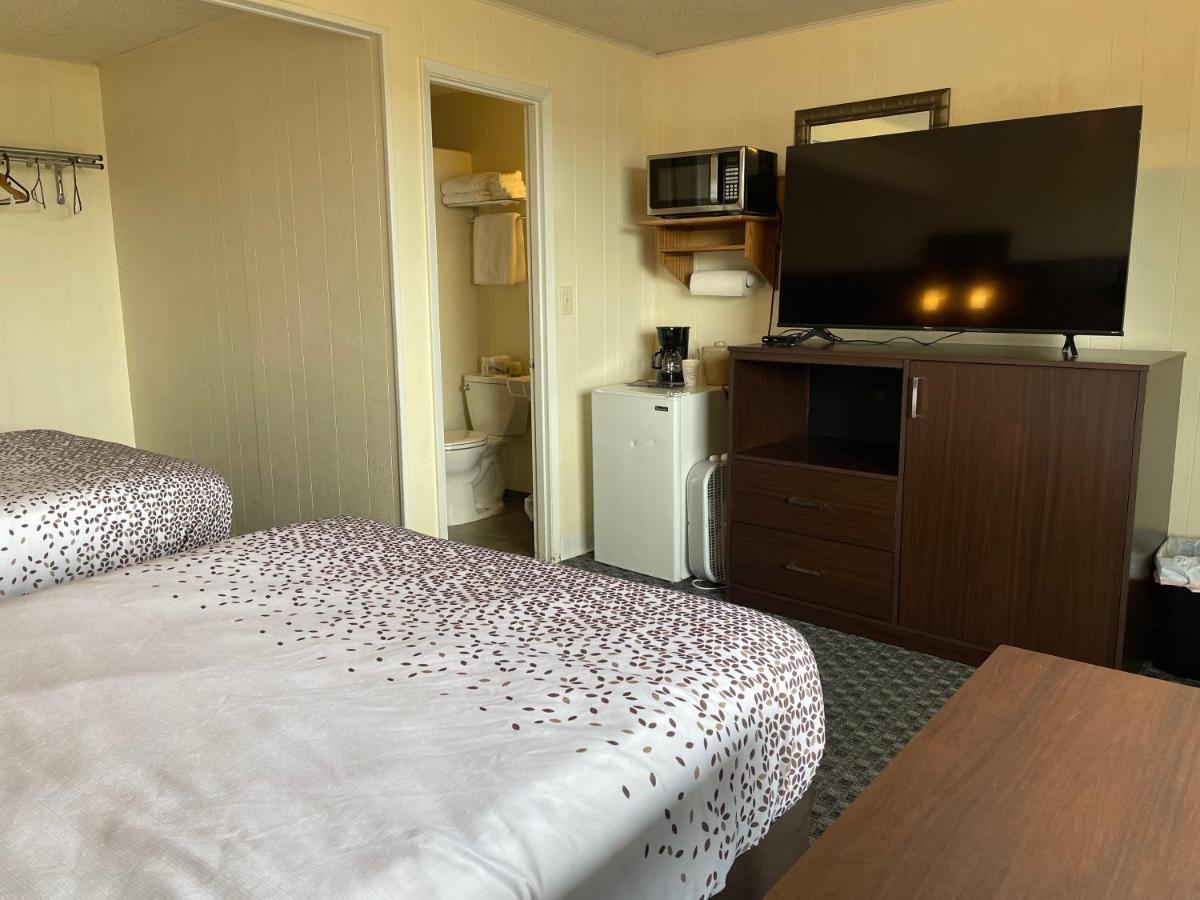 Holiday Motel 韦斯特波特 外观 照片